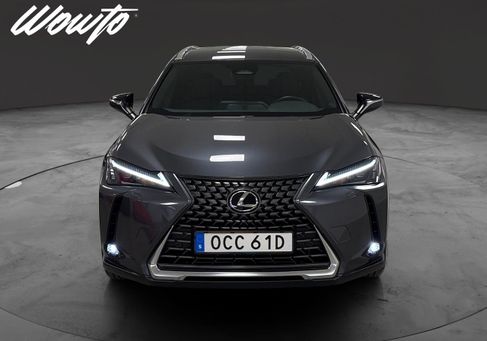 Lexus UX, 2025