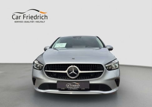 Mercedes-Benz B 180, 2024