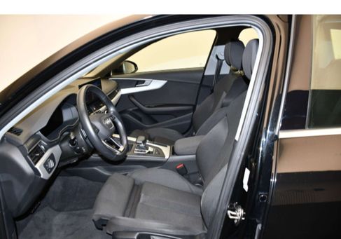 Audi A4, 2023