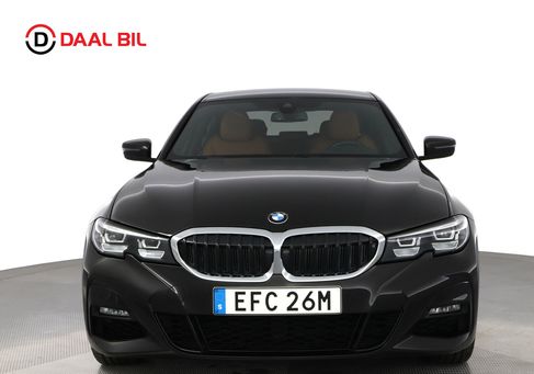 BMW 330, 2021