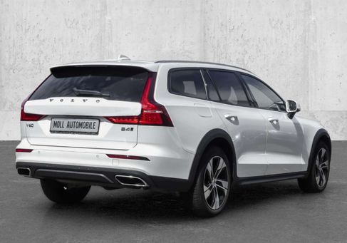 Volvo V60 Cross Country, 2022