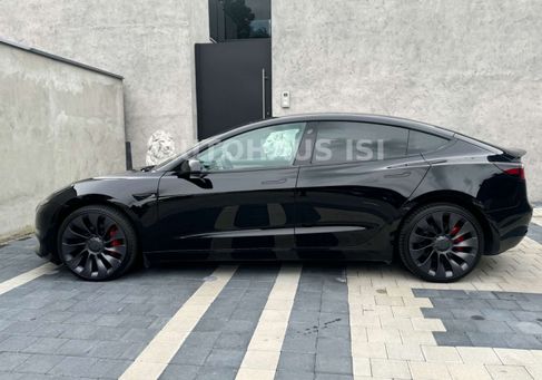 Tesla Model 3, 2022