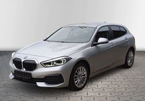 BMW 118, 2021