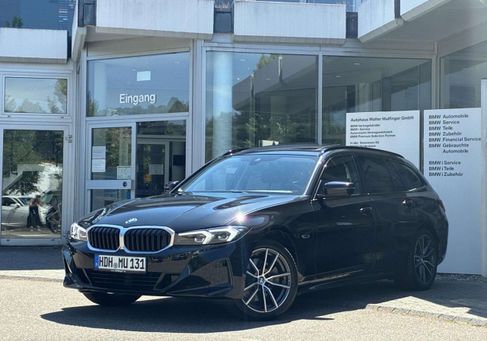 BMW 330, 2023
