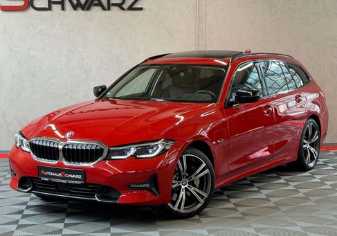 BMW 330, 2022