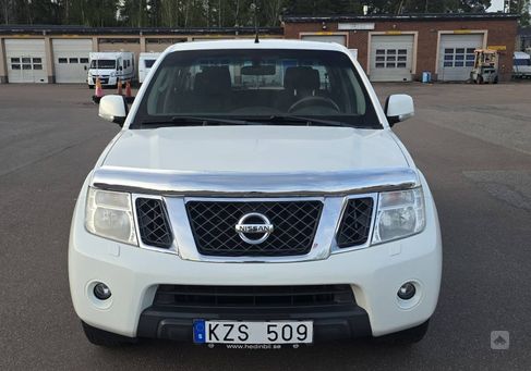 Nissan Navara, 2010