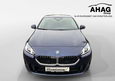 BMW 220, 2025