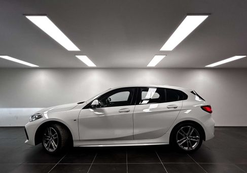 BMW 118, 2022