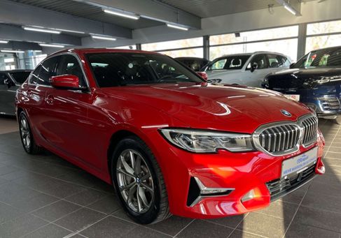 BMW 330, 2020