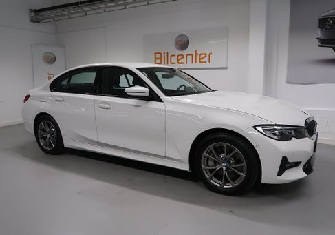 BMW 330, 2020