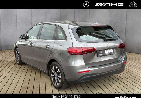 Mercedes-Benz B 180, 2025