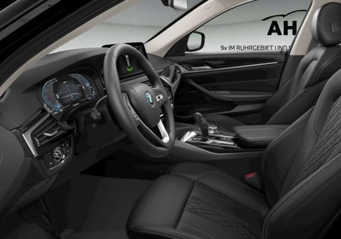 BMW 530, 2022 3