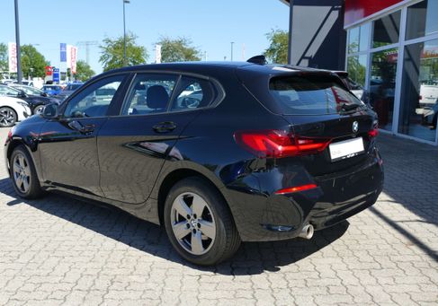 BMW 118, 2022