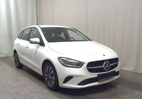 Mercedes-Benz B 180, 2023