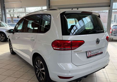 Volkswagen Touran, 2019 3
