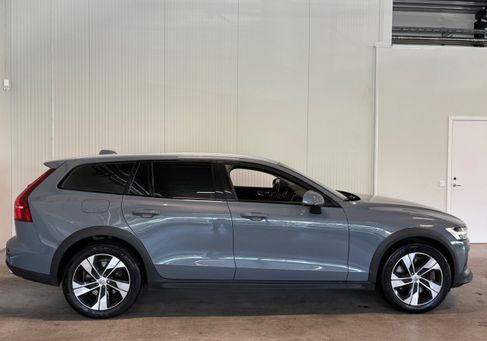 Volvo V60 Cross Country, 2022