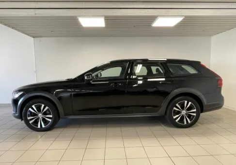 Volvo V90 Cross Country, 2022