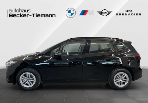 BMW 216, 2025 3