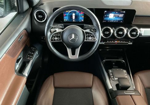 Mercedes-Benz GLB 180, 2022