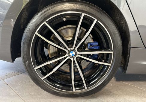 BMW 330, 2021