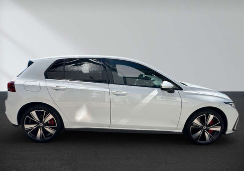 Volkswagen Golf, 2022 3