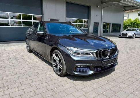 BMW 730, 2017