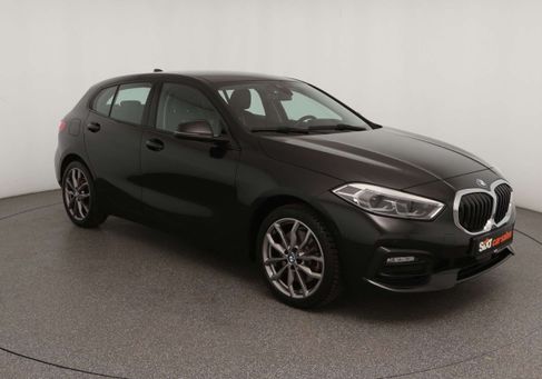 BMW 120, 2023