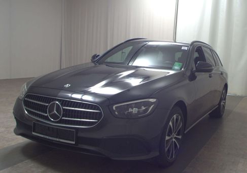 Mercedes-Benz E 300, 2022