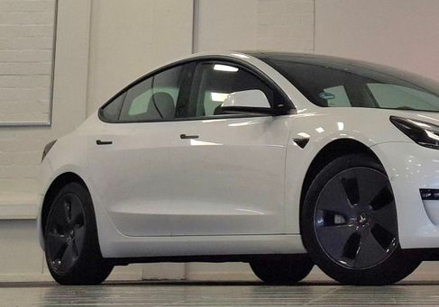 Tesla Model 3, 2021 3