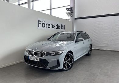 BMW 330, 2025