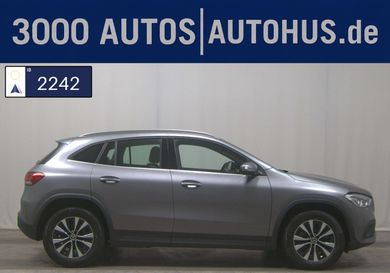 Mercedes-Benz GLA 200, 2022