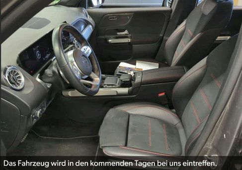 Mercedes-Benz GLB 180, 2023