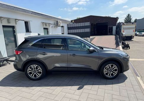 Ford Kuga, 2022