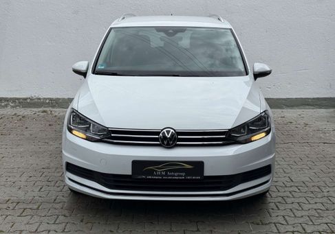 Volkswagen Touran, 2021 3