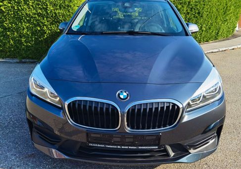 BMW 216, 2019