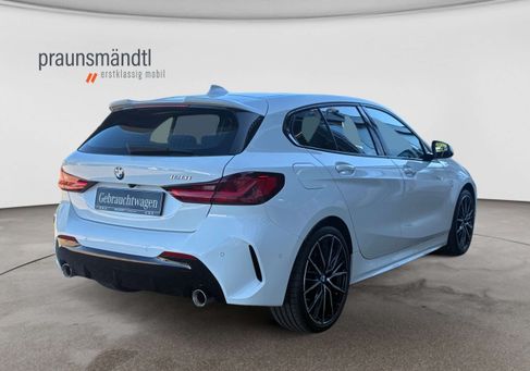 BMW 120, 2022 3