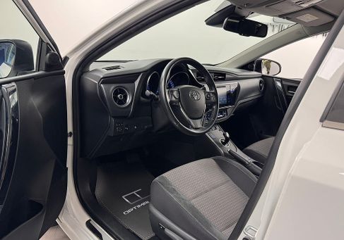 Toyota Auris Touring Sports, 2017