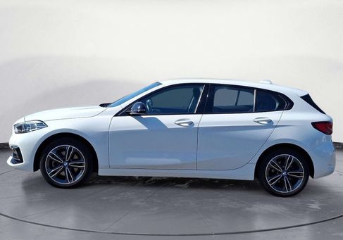 BMW 118, 2021