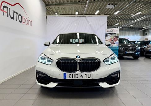 BMW 118, 2022