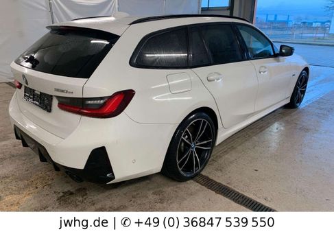 BMW 330, 2022