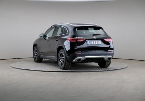 Mercedes-Benz GLA 250, 2021