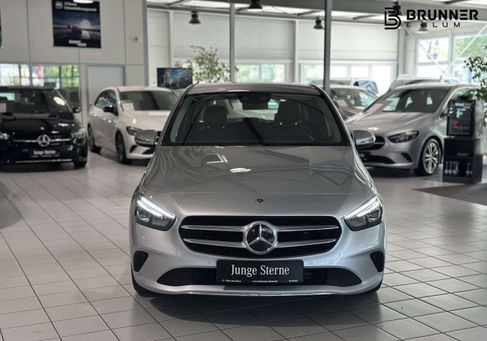 Mercedes-Benz B 200, 2022