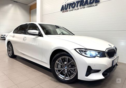 BMW 330, 2021