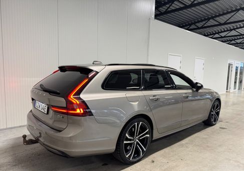 Volvo V90, 2021