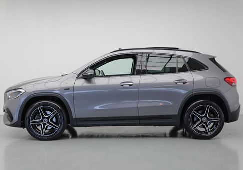 Mercedes-Benz GLA 250, 2021