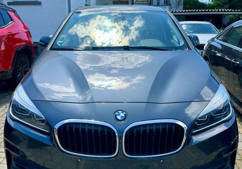 BMW 216, 2020