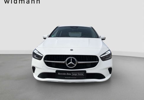 Mercedes-Benz B 180, 2025 2