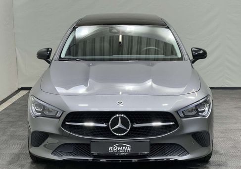 Mercedes-Benz CLA 200, 2022