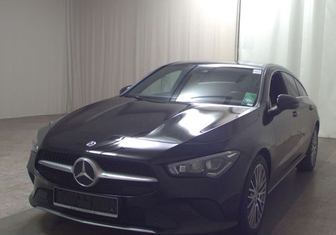 Mercedes-Benz CLA 200, 2022