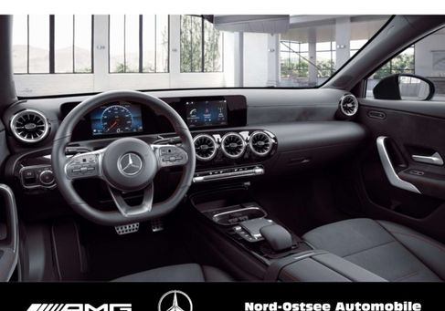 Mercedes-Benz A 220, 2022